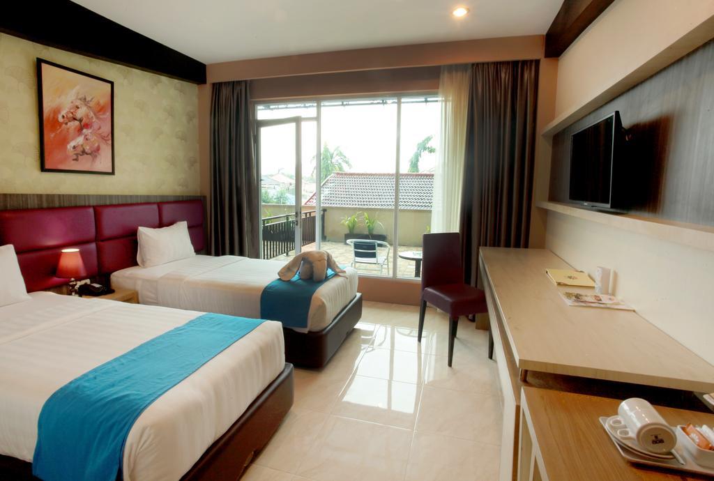 Asoka Luxury Hotel Bandar Lampung Kültér fotó