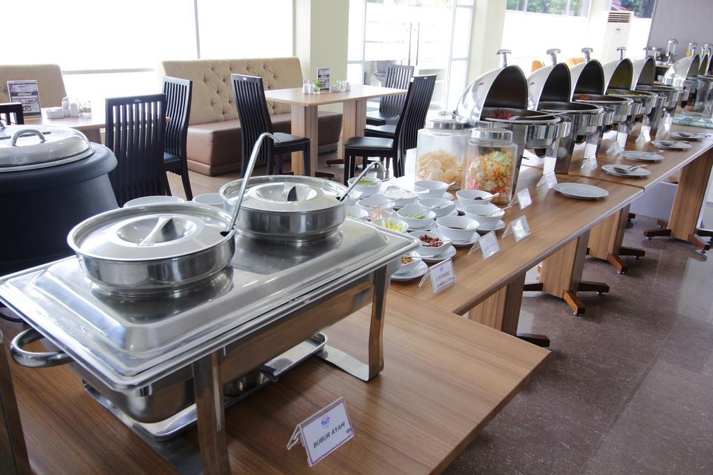 Asoka Luxury Hotel Bandar Lampung Kültér fotó