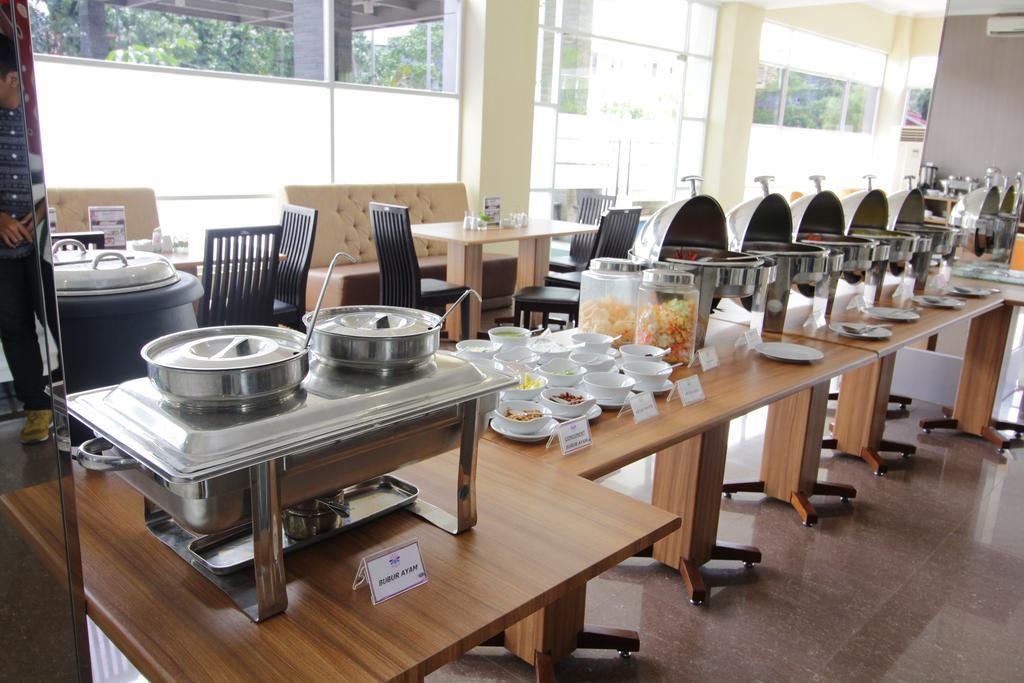 Asoka Luxury Hotel Bandar Lampung Kültér fotó