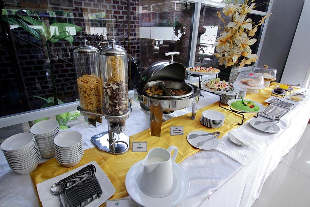 Asoka Luxury Hotel Bandar Lampung Kültér fotó