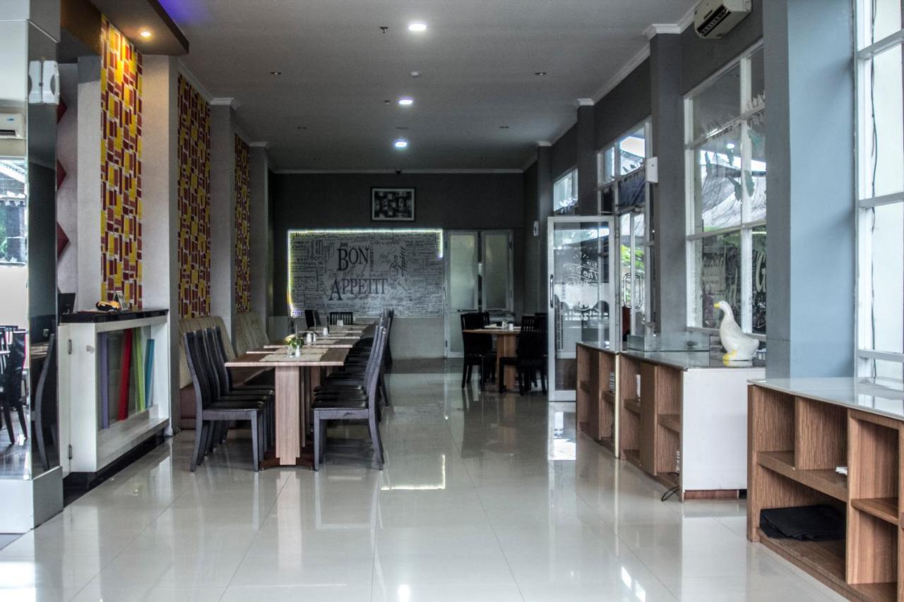 Asoka Luxury Hotel Bandar Lampung Kültér fotó