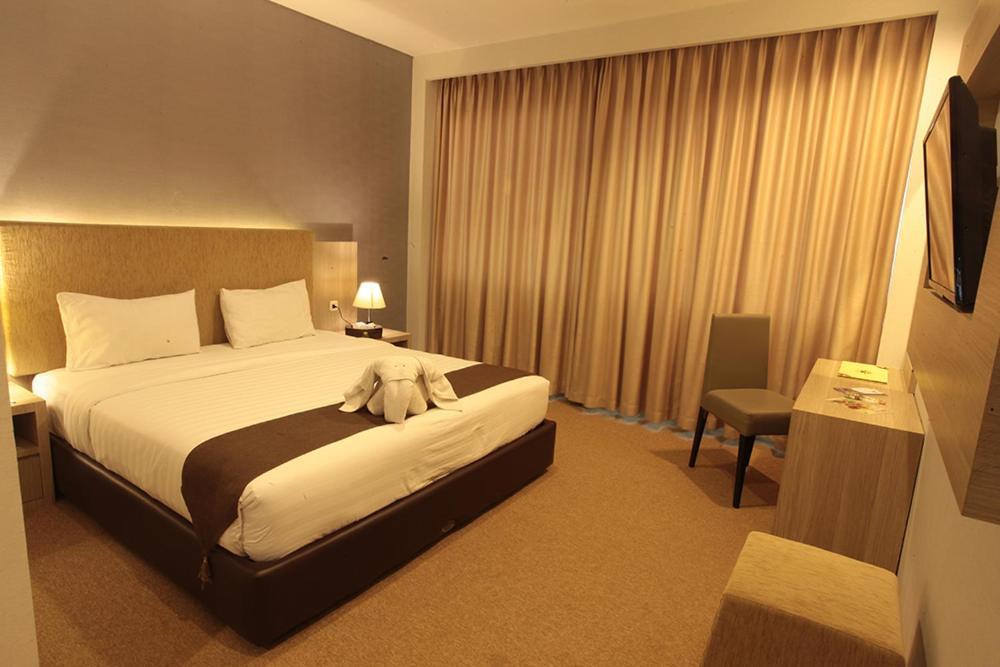 Asoka Luxury Hotel Bandar Lampung Kültér fotó